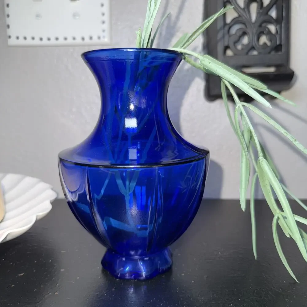 Vintage Cobalt Blue Glass Vase 6” Optic Panel MCM L.E. Smith Style Scallop Base